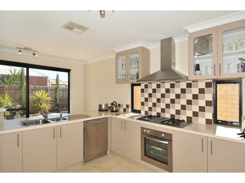 70 Carissa Turn, Halls Head WA 6210