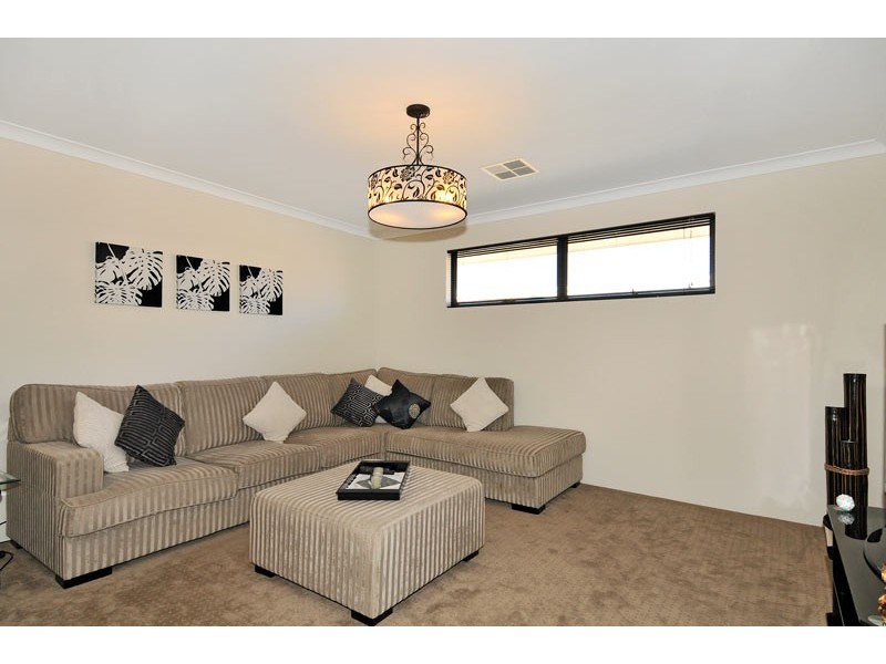 70 Carissa Turn, Halls Head WA 6210