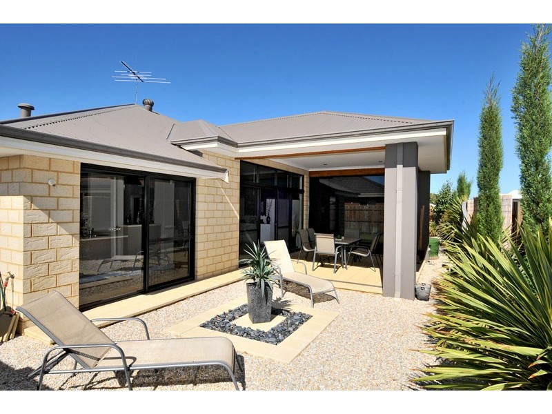 70 Carissa Turn, Halls Head WA 6210