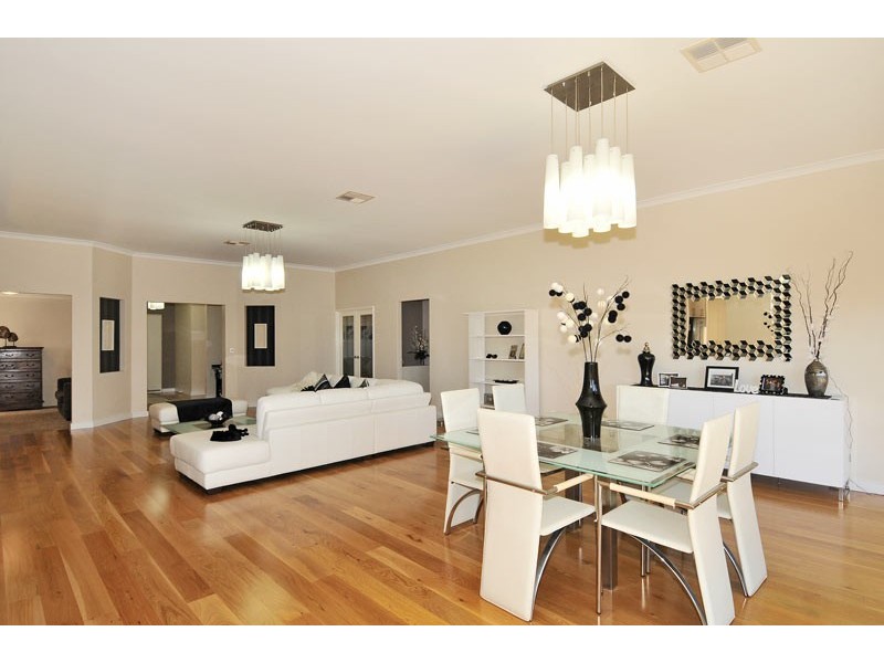 70 Carissa Turn, Halls Head WA 6210