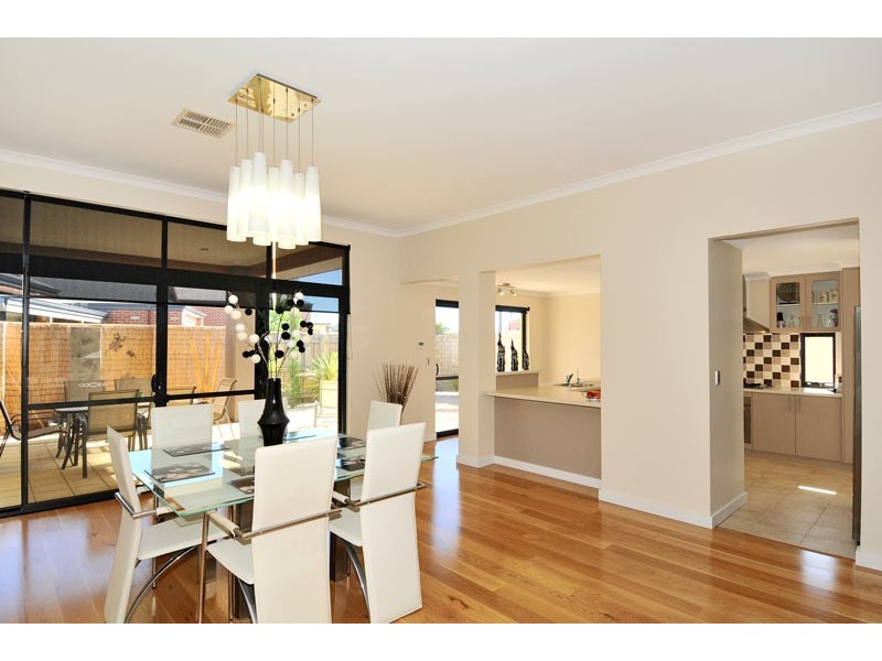 70 Carissa Turn, Halls Head WA 6210