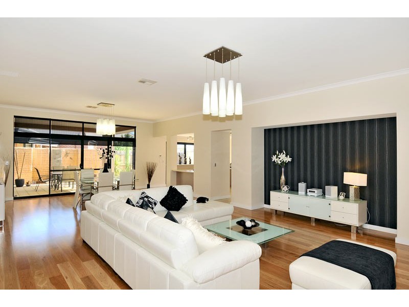 70 Carissa Turn, Halls Head WA 6210