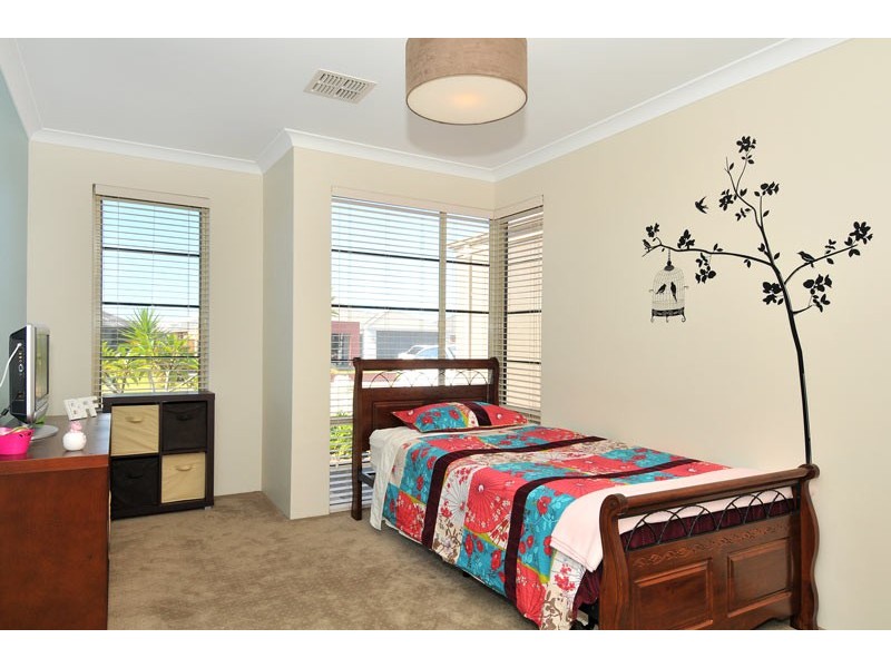 70 Carissa Turn, Halls Head WA 6210