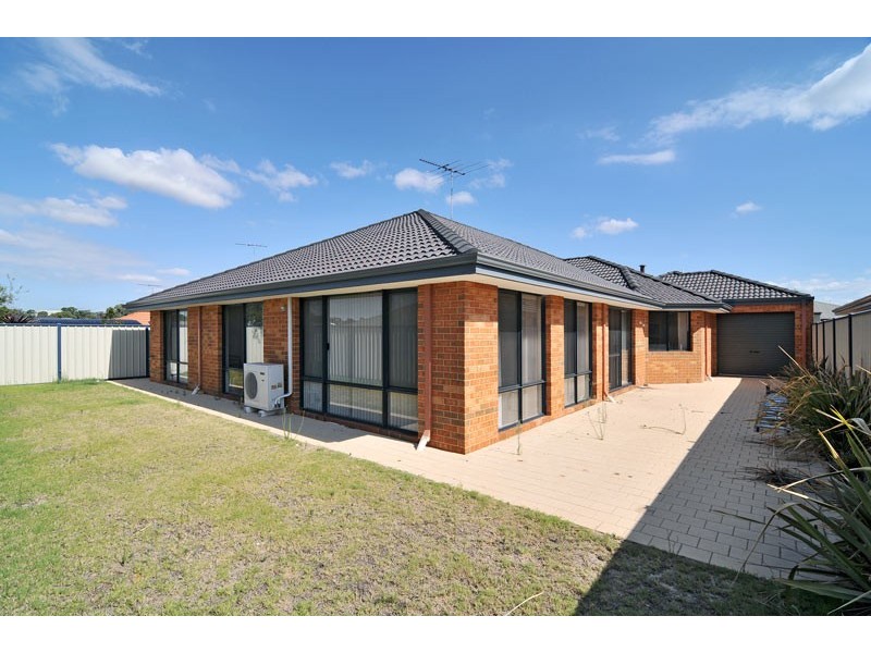 13 Moonbrook Way, Meadow Springs WA 6210