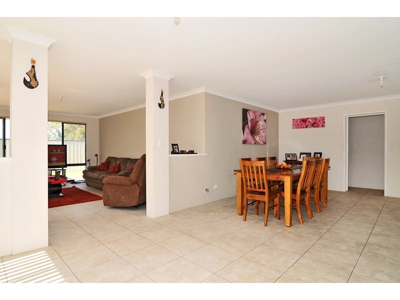 13 Moonbrook Way, Meadow Springs WA 6210