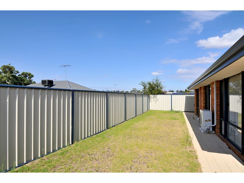 13 Moonbrook Way, Meadow Springs WA 6210