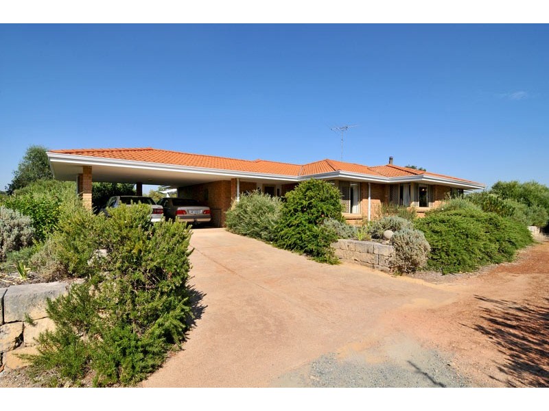 208 Woodland Parade, Stake Hill WA 6181