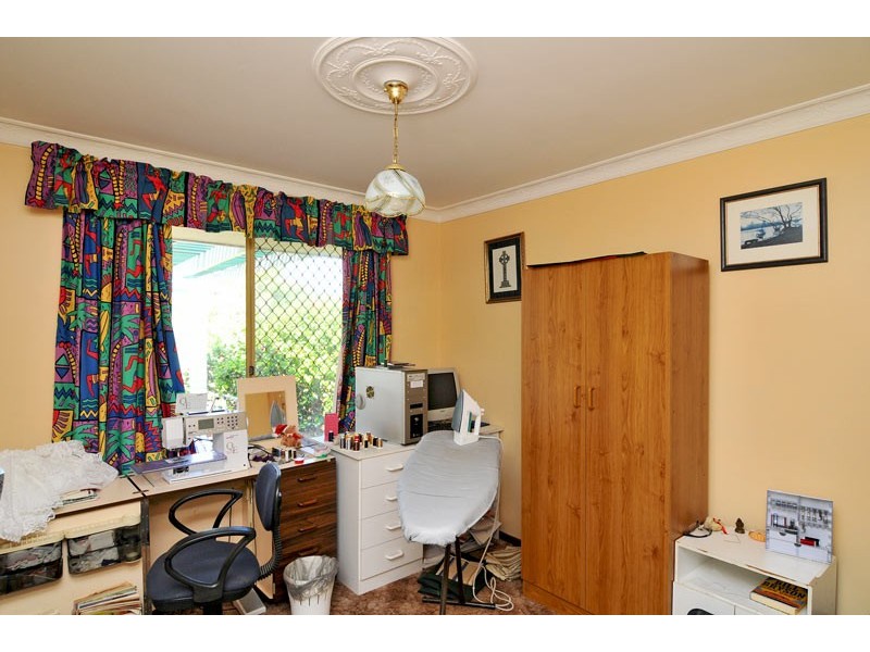 208 Woodland Parade, Stake Hill WA 6181