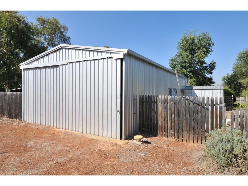 208 Woodland Parade, Stake Hill WA 6181