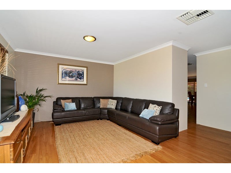 3 Lambourne Place, Halls Head WA 6210