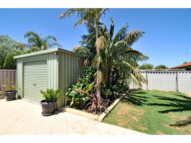 3 Lambourne Place, Halls Head WA 6210
