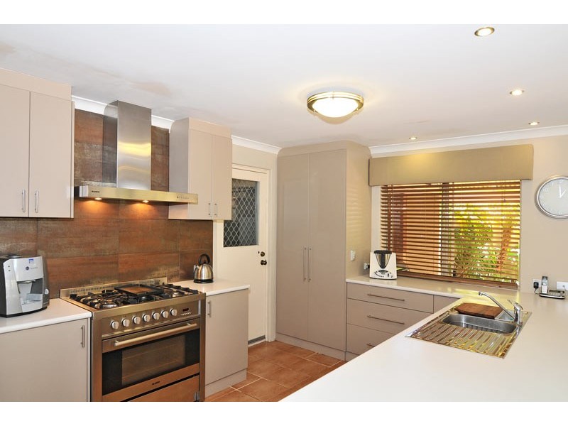 3 Lambourne Place, Halls Head WA 6210