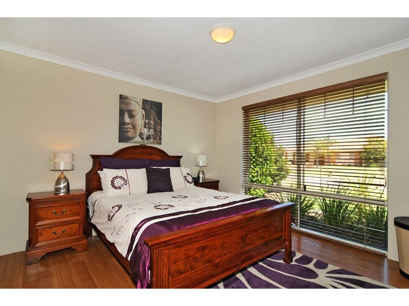 3 Lambourne Place, Halls Head WA 6210