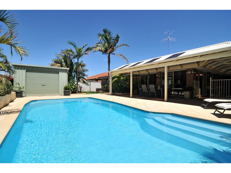 3 Lambourne Place, Halls Head WA 6210