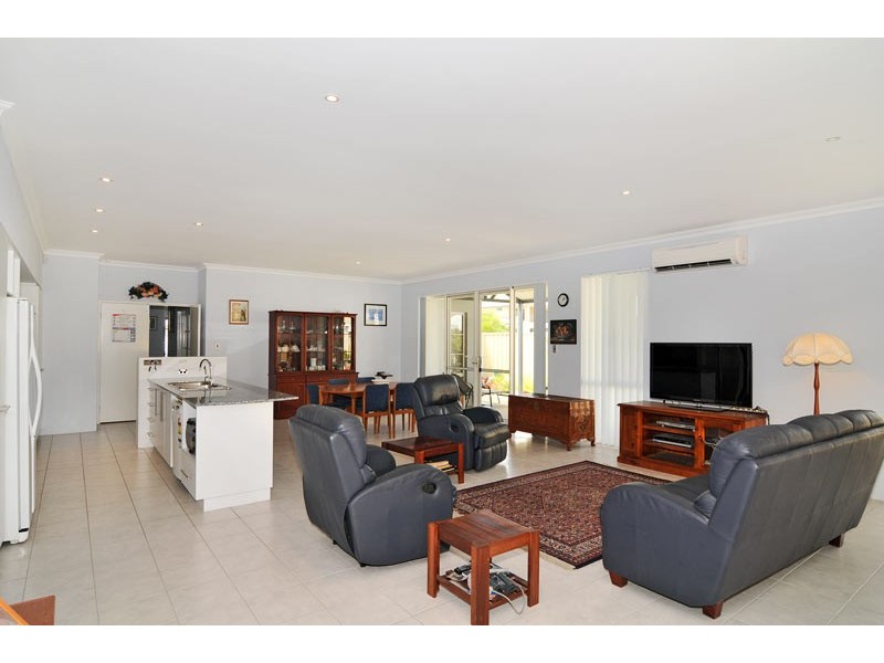 10 George Hibbert Road, Madora Bay WA 6210