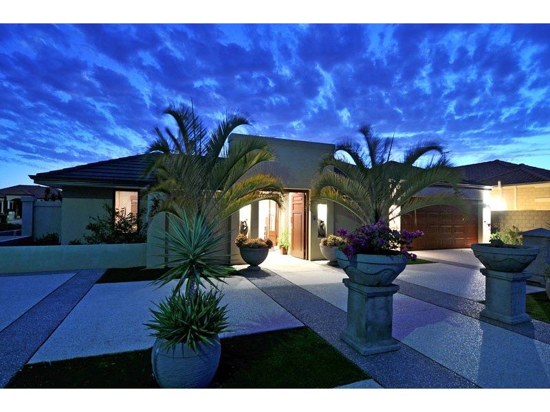 31 Rialto Place, Halls Head WA 6210