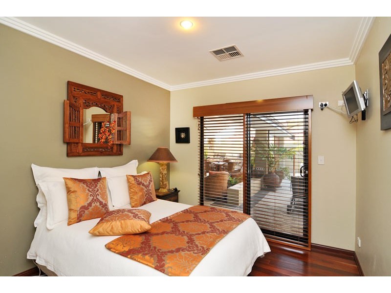 31 Rialto Place, Halls Head WA 6210