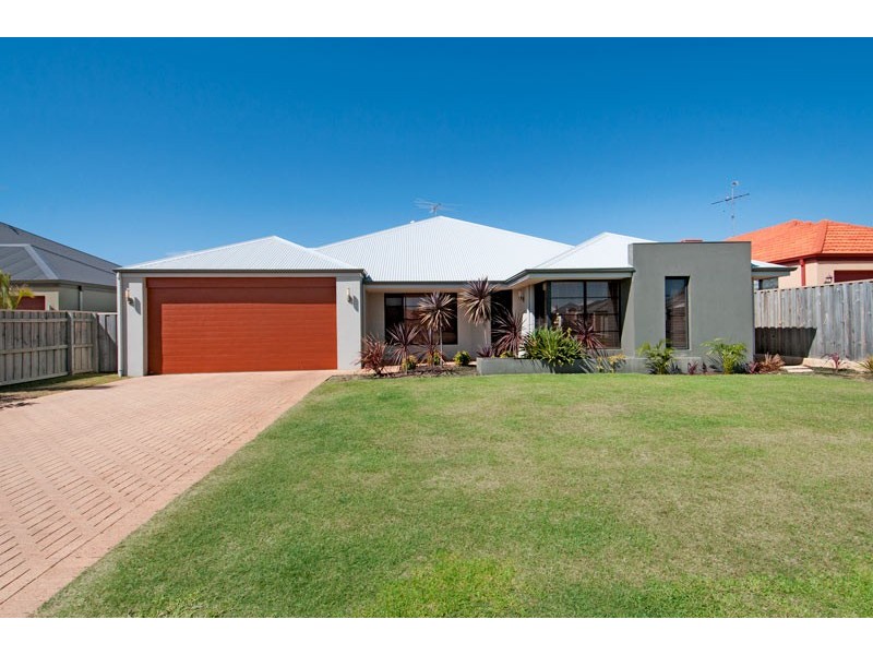 16 Lomatia Ramble, Halls Head WA 6210