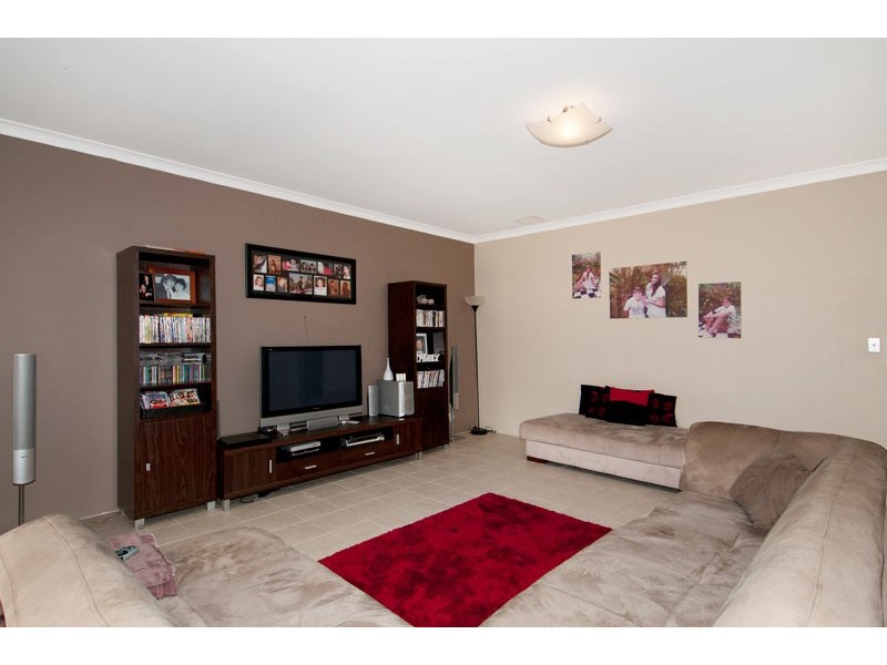 16 Lomatia Ramble, Halls Head WA 6210