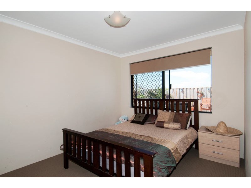 16 Lomatia Ramble, Halls Head WA 6210