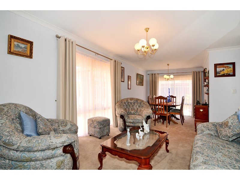 5A Ardmore Court, Meadow Springs WA 6210