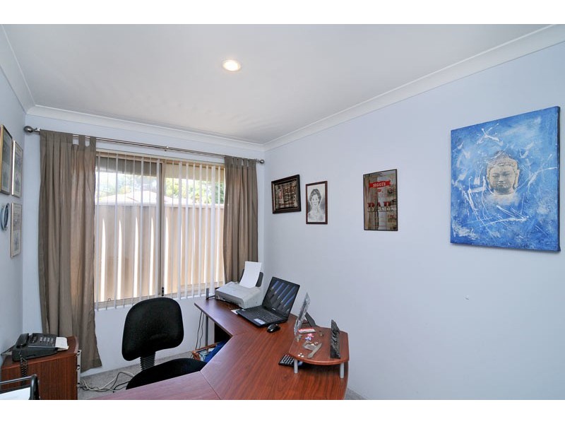 5A Ardmore Court, Meadow Springs WA 6210