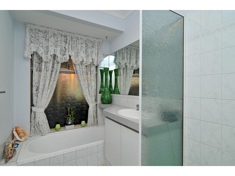 5A Ardmore Court, Meadow Springs WA 6210