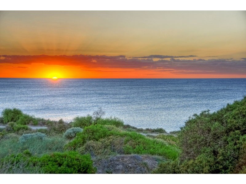 28 Hideaway Cove, Halls Head WA 6210