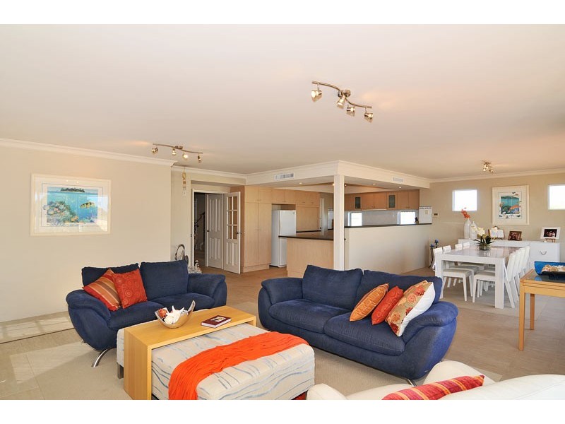 28 Hideaway Cove, Halls Head WA 6210