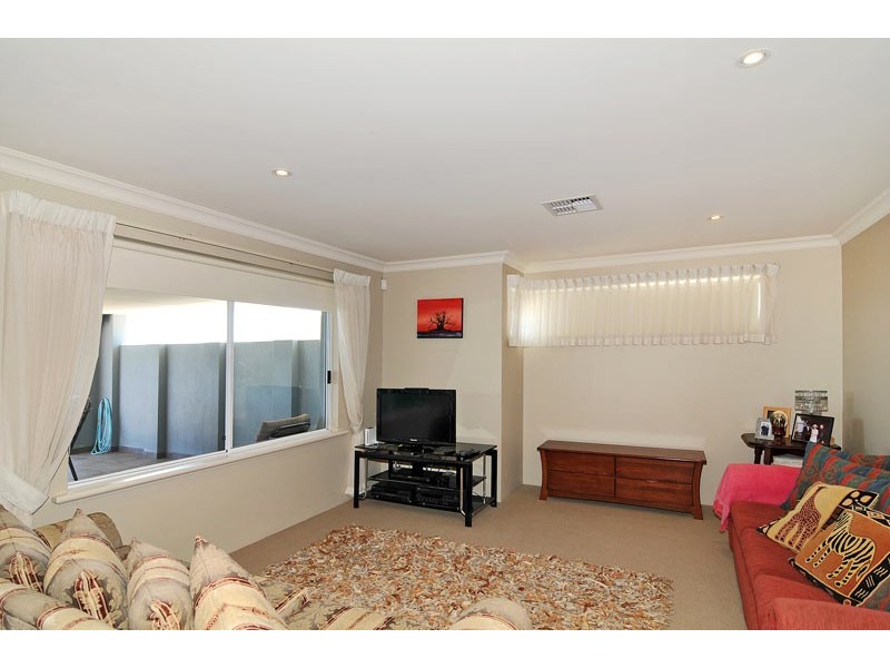 28 Hideaway Cove, Halls Head WA 6210