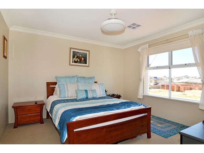 28 Hideaway Cove, Halls Head WA 6210