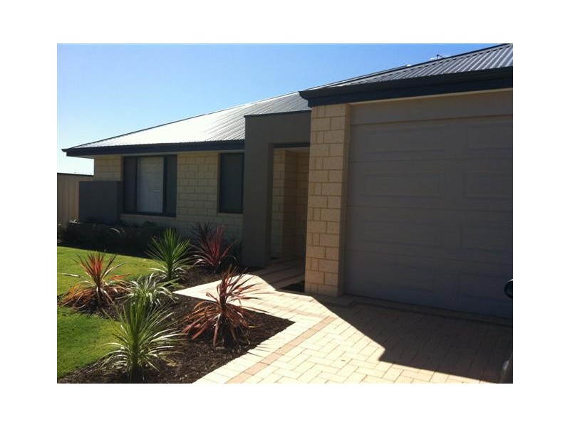 13 Newbridge Street, Meadow Springs WA 6210