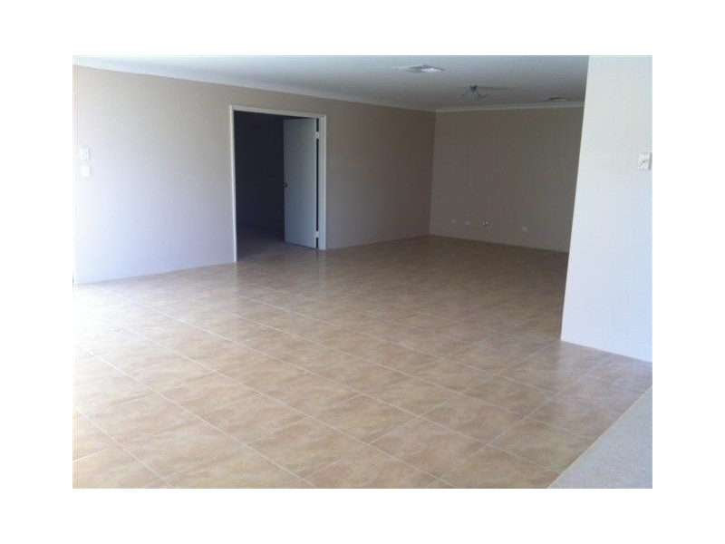 13 Newbridge Street, Meadow Springs WA 6210