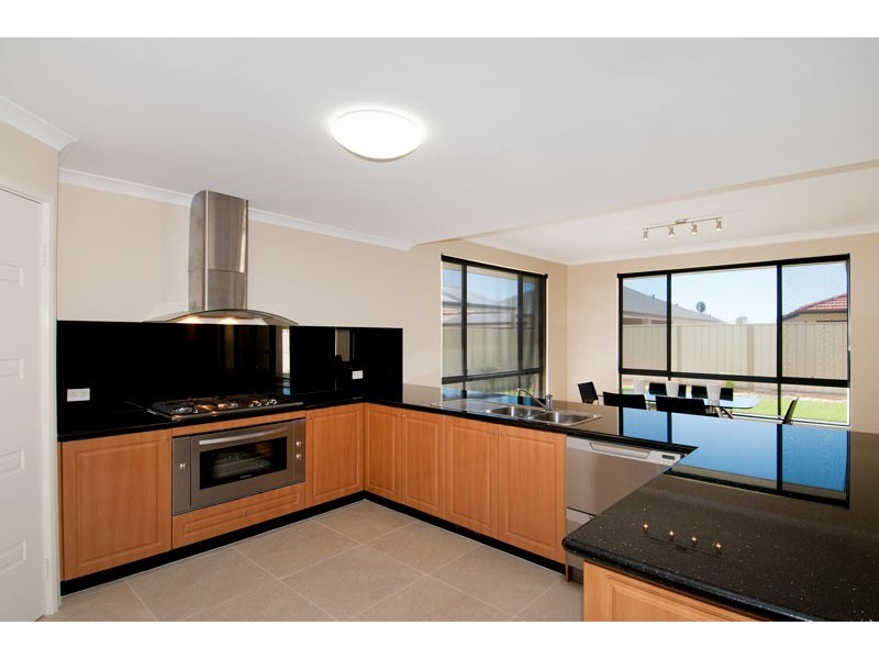 6 Anglesea Way, Madora Bay WA 6210