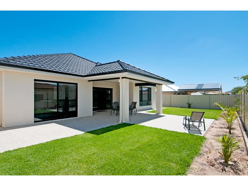 6 Anglesea Way, Madora Bay WA 6210