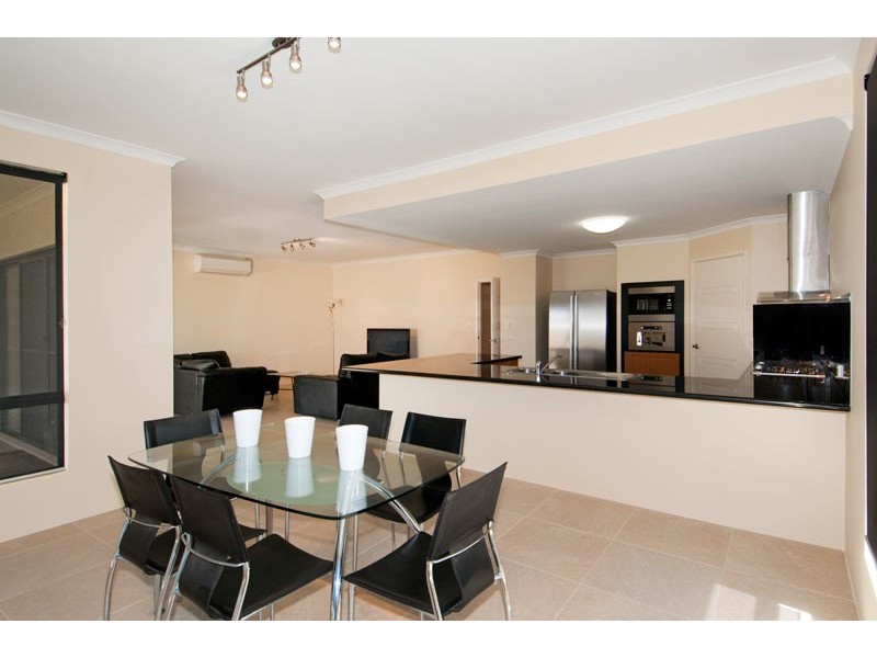 6 Anglesea Way, Madora Bay WA 6210