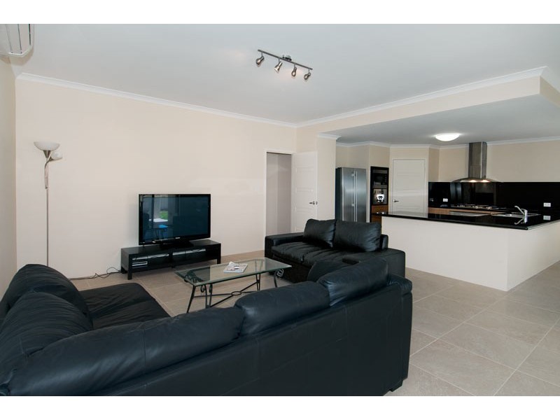 6 Anglesea Way, Madora Bay WA 6210