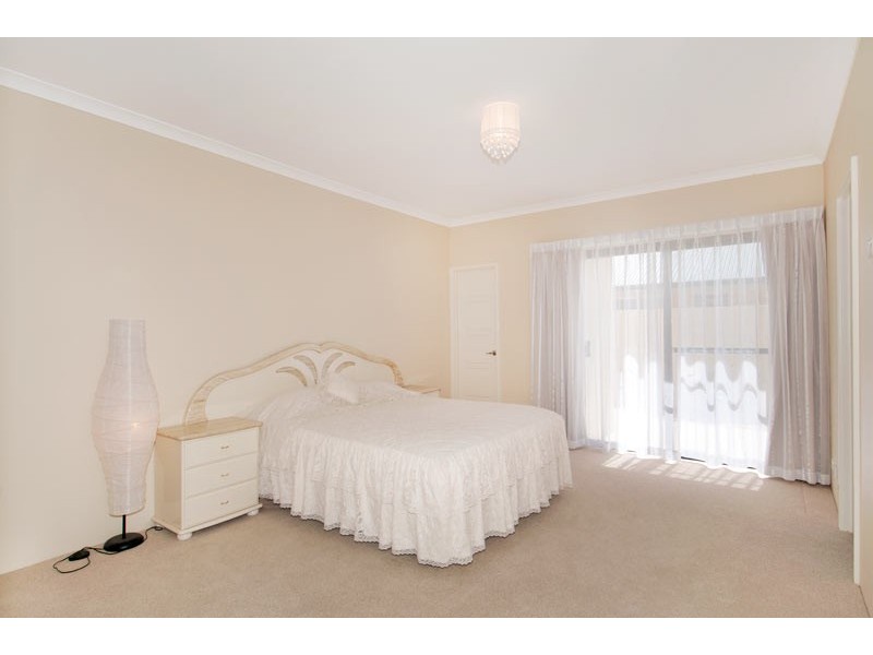 6 Anglesea Way, Madora Bay WA 6210