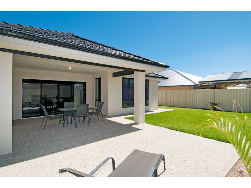 6 Anglesea Way, Madora Bay WA 6210