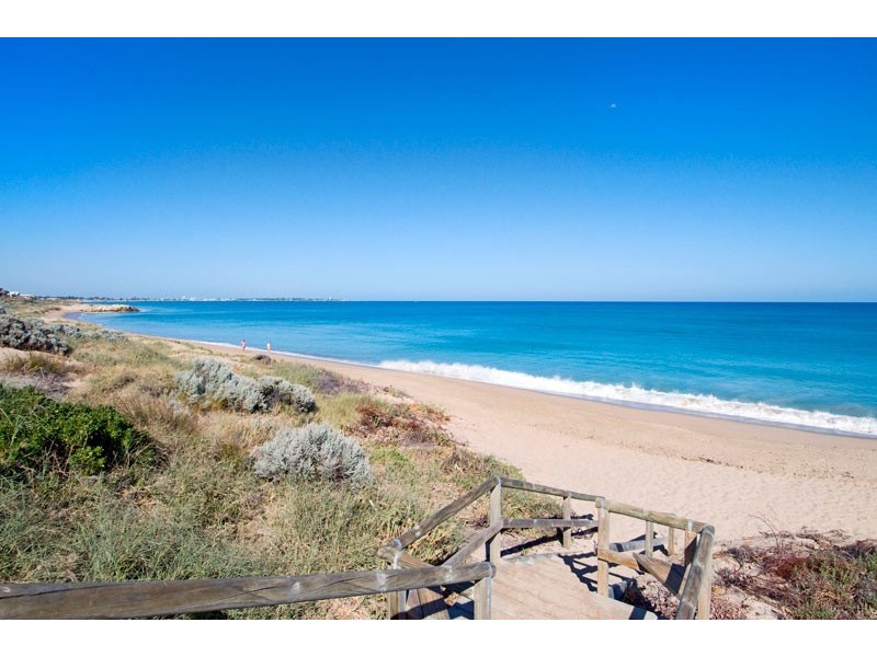 6 Anglesea Way, Madora Bay WA 6210
