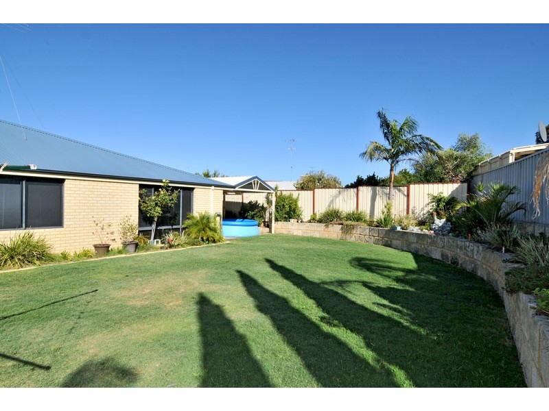 10 Rosebud Place, Halls Head WA 6210