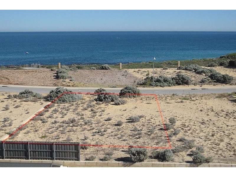 90 Boardwalk Blvd, Halls Head WA 6210