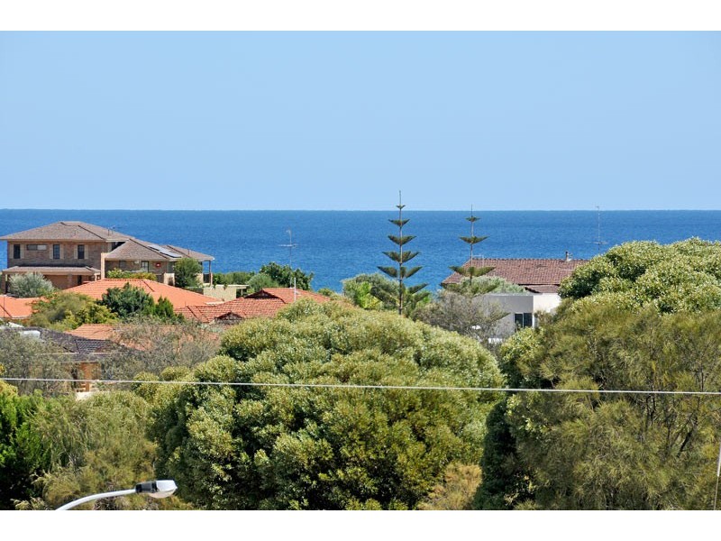 140 Mclarty Road, Halls Head WA 6210