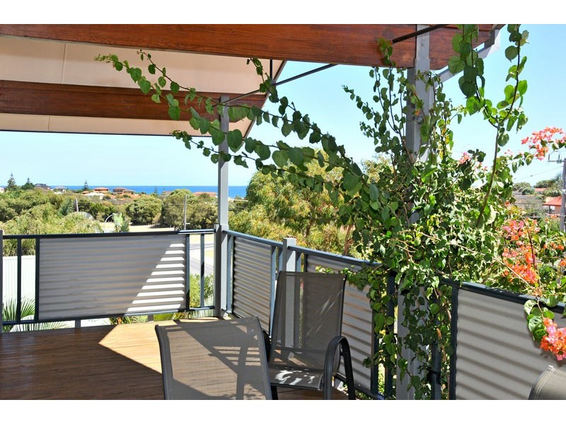 140 Mclarty Road, Halls Head WA 6210