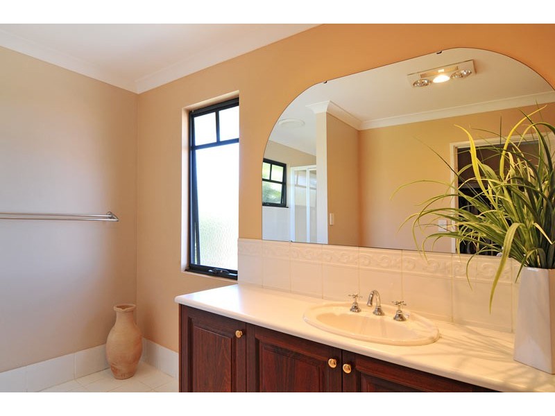 140 Mclarty Road, Halls Head WA 6210