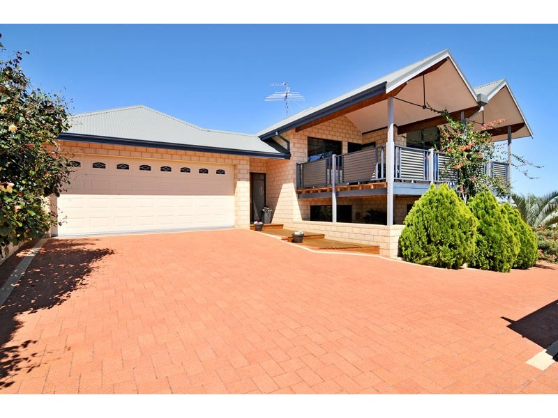 140 Mclarty Road, Halls Head WA 6210