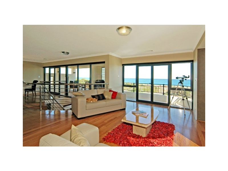 56 Boardwalk Boulevard, Halls Head WA 6210