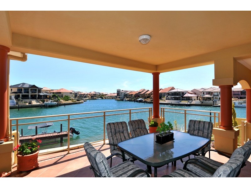 9 Bluewater Rtt, Wannanup WA 6210