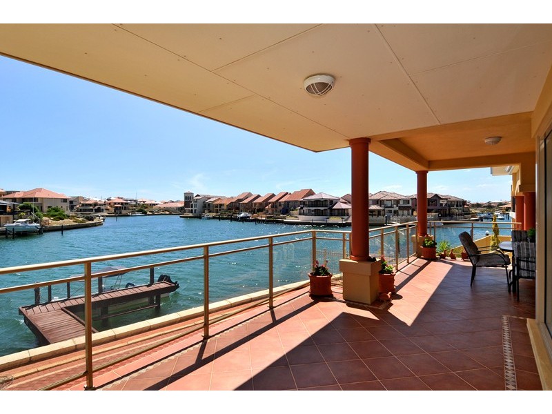 9 Bluewater Rtt, Wannanup WA 6210