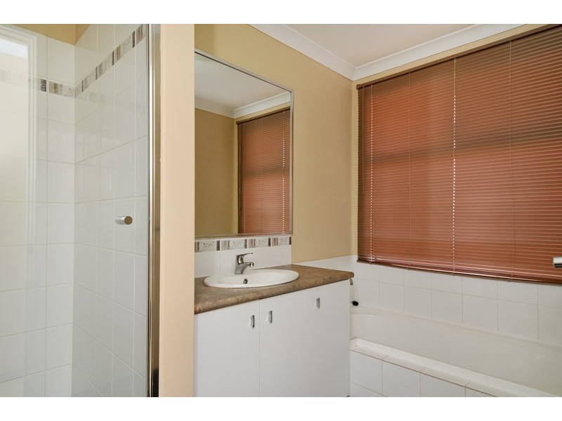 15 Lomatia Ramble, Halls Head WA 6210